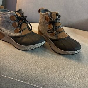 Sorel Black and Brown Kids Boots